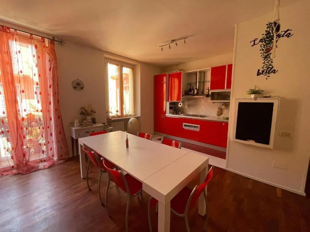 A Quiet And Loving Gem In The Center Of Milan Apartment