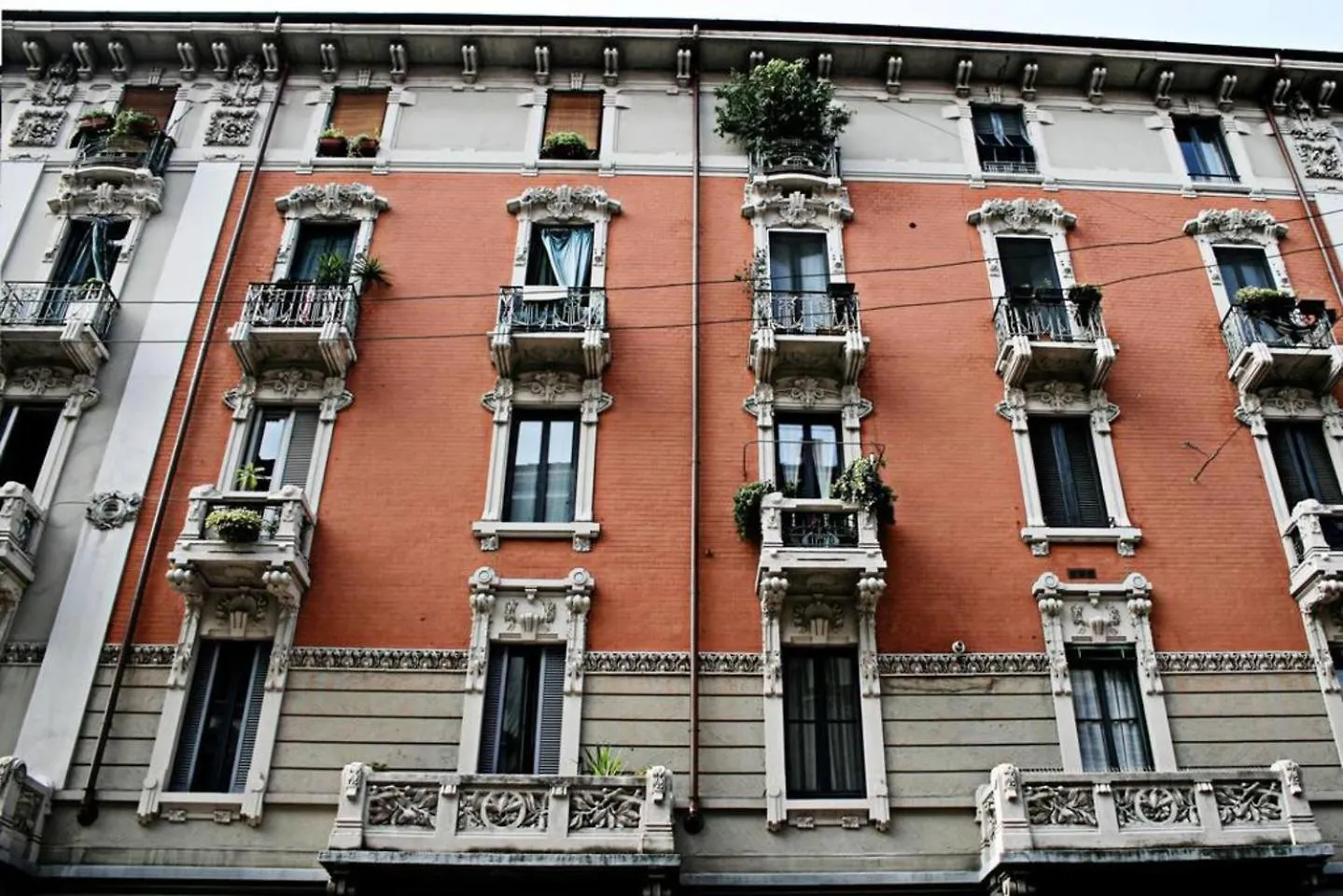 A Quiet And Loving Gem In The Center Of Milan Apartment Italy
