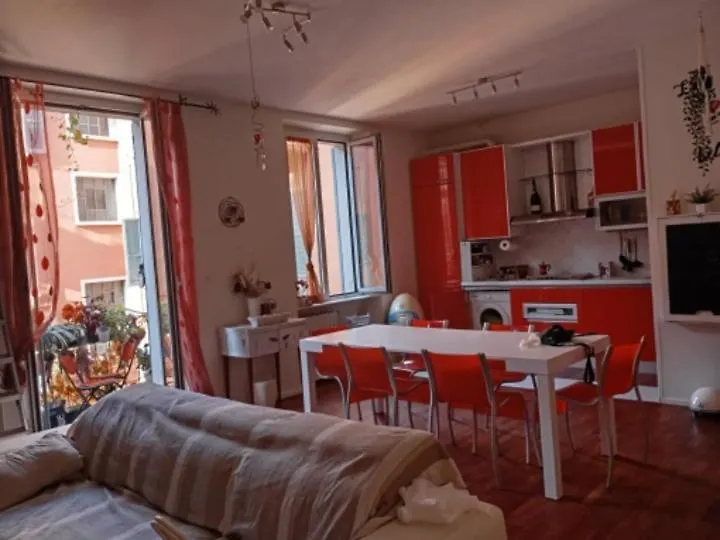 A Quiet And Loving Gem In The Center Of Milan Apartment